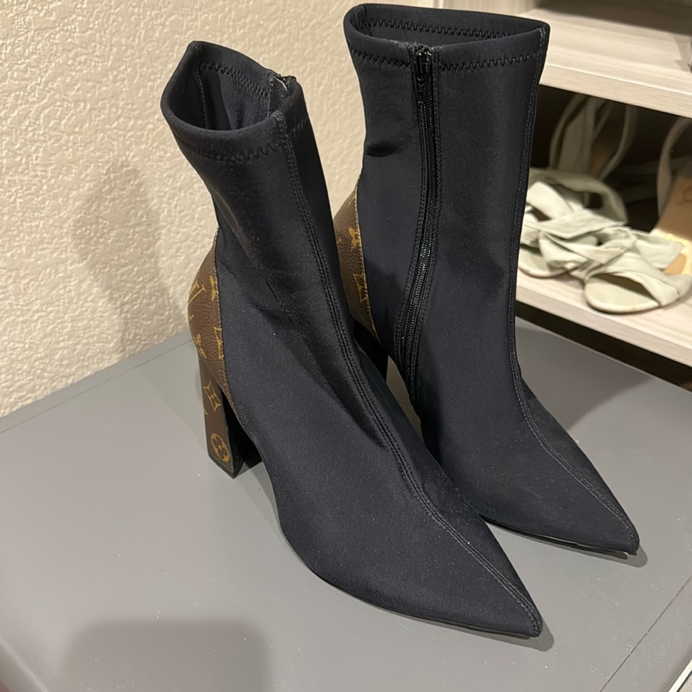 COPY - Louis Vuitton booties